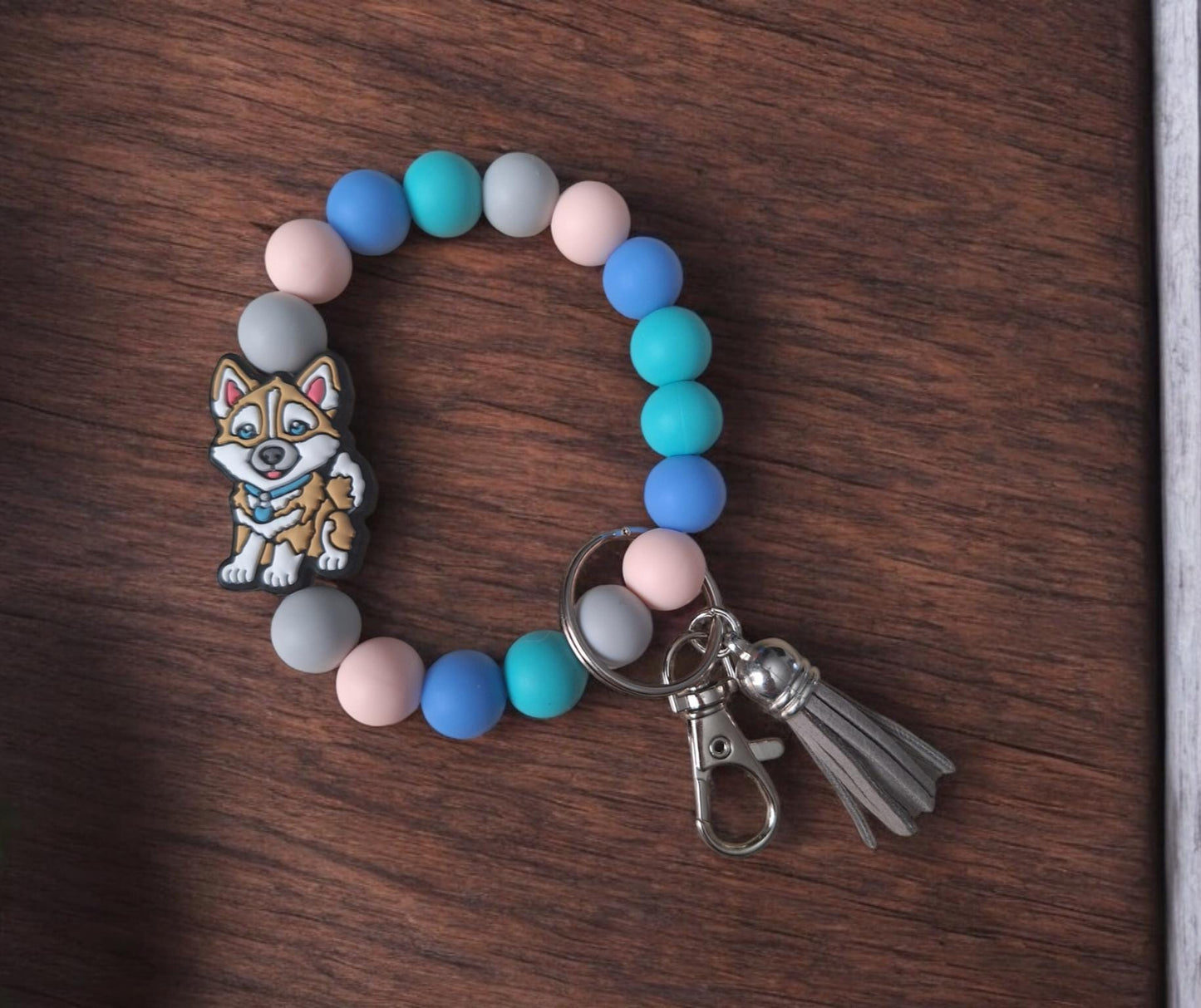 Silicone beaded wristlet keychain tan husky / dog puppy silicone beaded wristlet keychain / dog mom bag accessories key chain gift