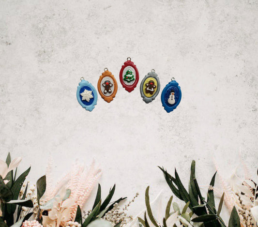 Kawaii christmas holiday cameo charms / clay cameo charms / clay silhouette charms / colorful silhouette jewelry / amulet shape cameo charms