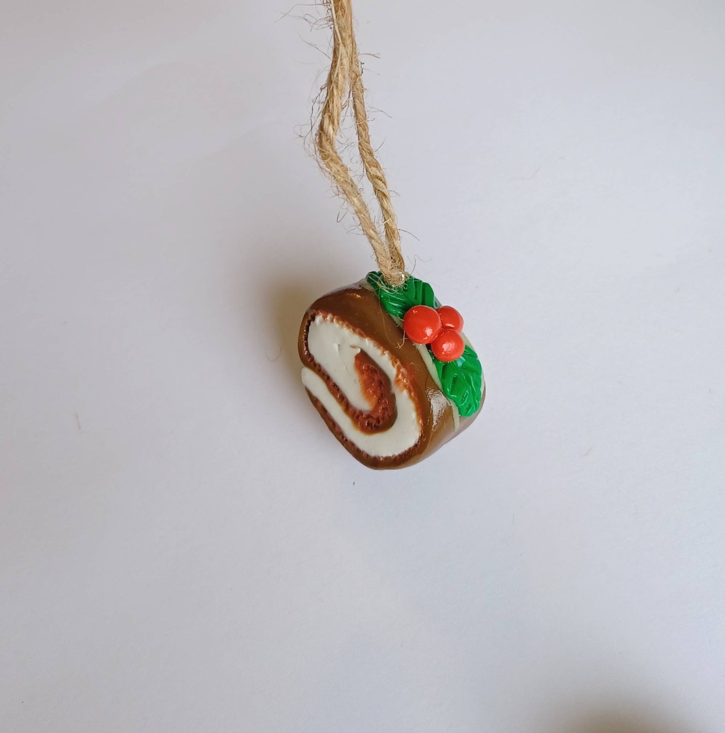 Christmas yule log ornament / Christmas dessert cake ornament / polymer clay christmas ornament / polymer clay yule log cake roll ornament