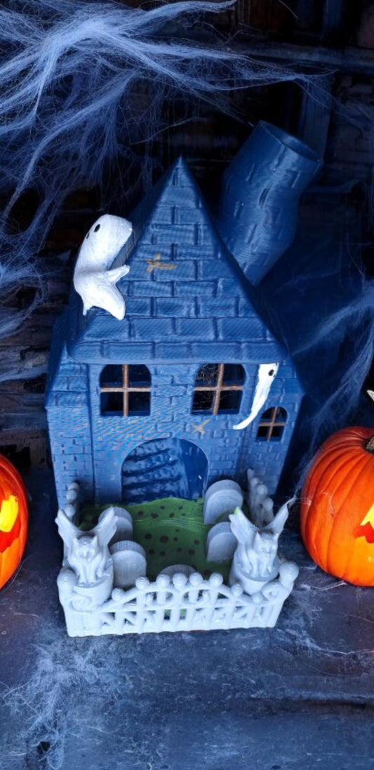 3D printed and painted dark blue haunted house dice tower / 3d spooky halloween dice tower / 3d printed d20 dice tower roller