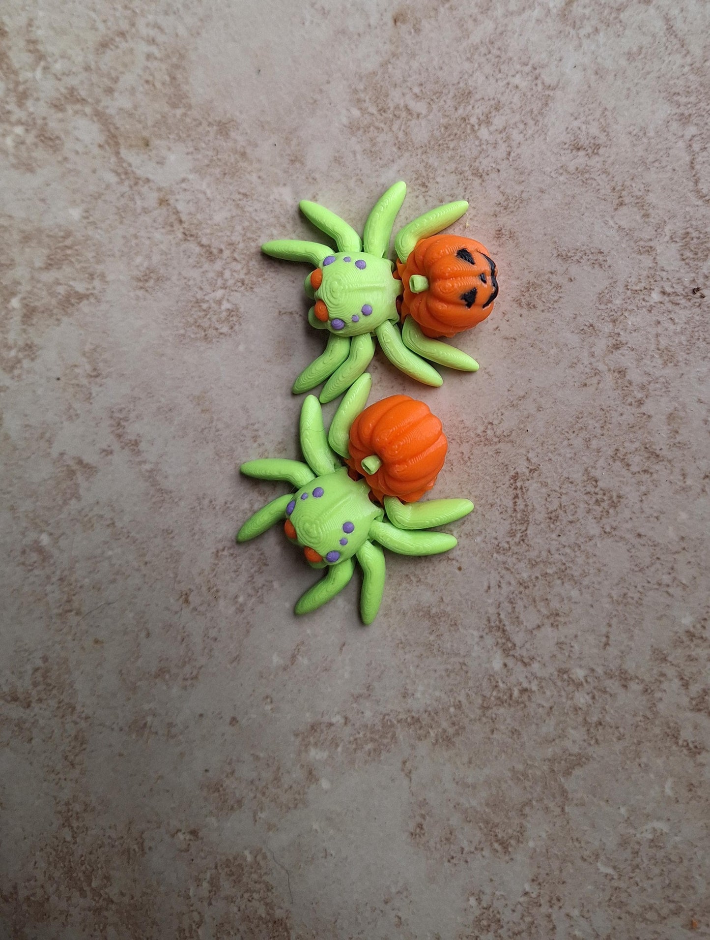 3D kawaii articulated small pumpkin spiders / 3d printed spider insect animals / holiday halloween spider knick knack Fidget figurines