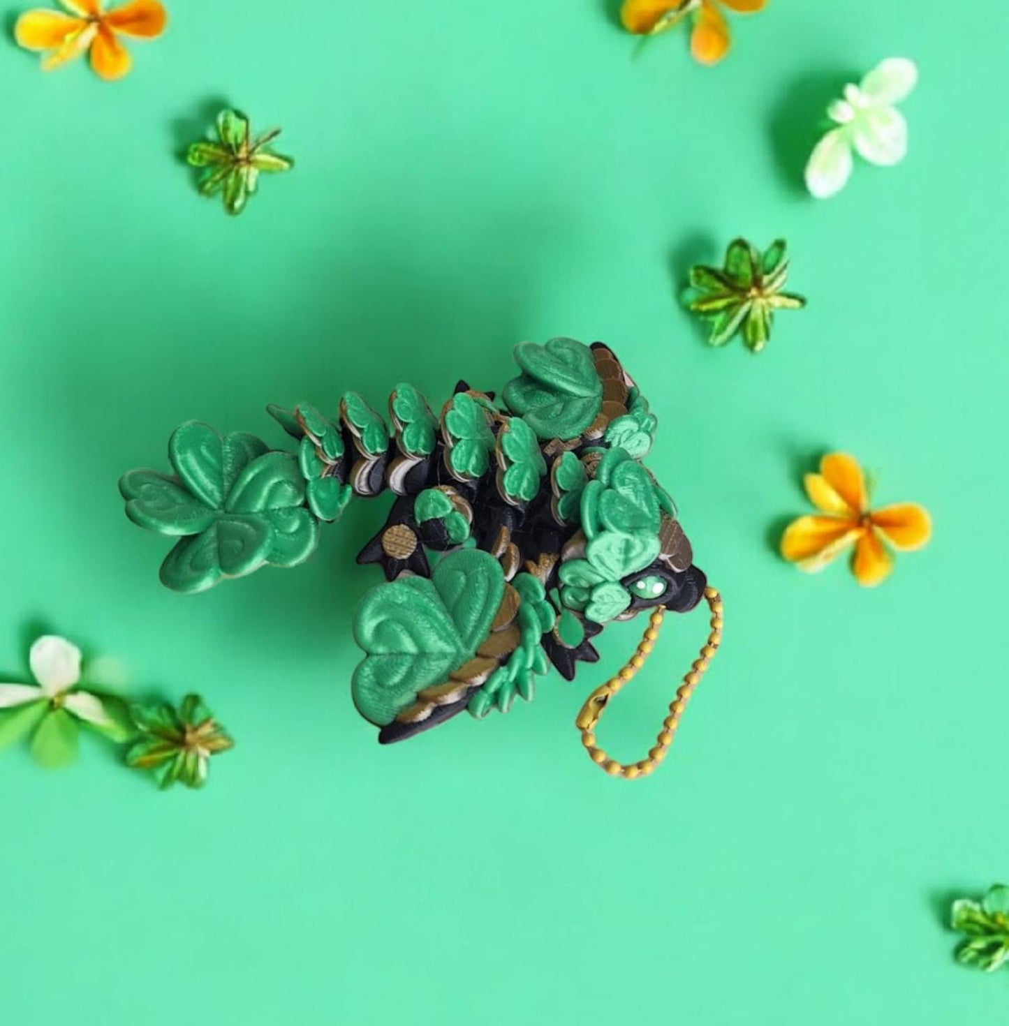 3D articulated lucky clover wyvern dragon keychain / 3d printed animals / green gold wyvern dragon knick knack Fidget figurines key chain
