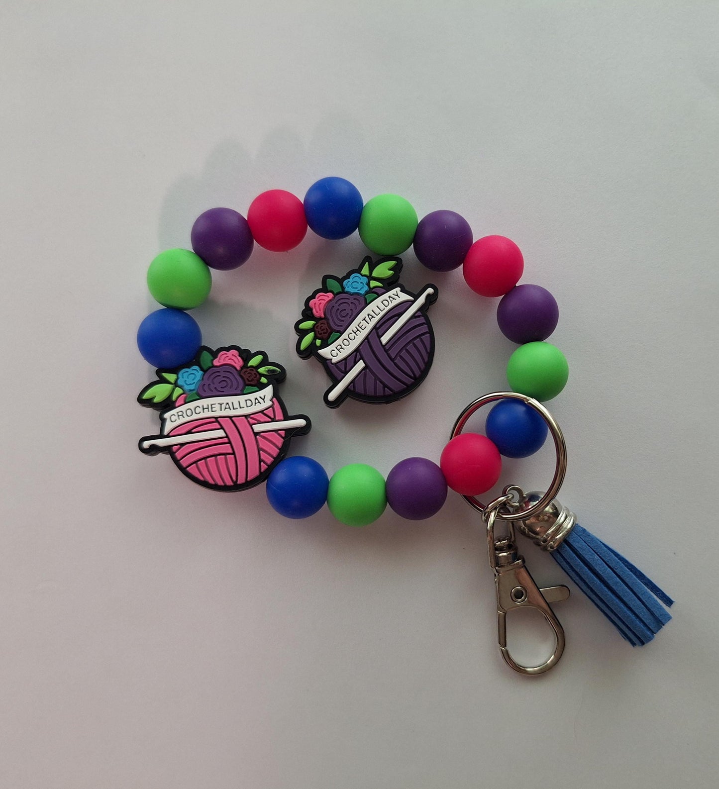 Silicone beaded wristlet keychain / crochet all day silicone wristlet keychain / pink purple yarn crochet bag accessories key chain