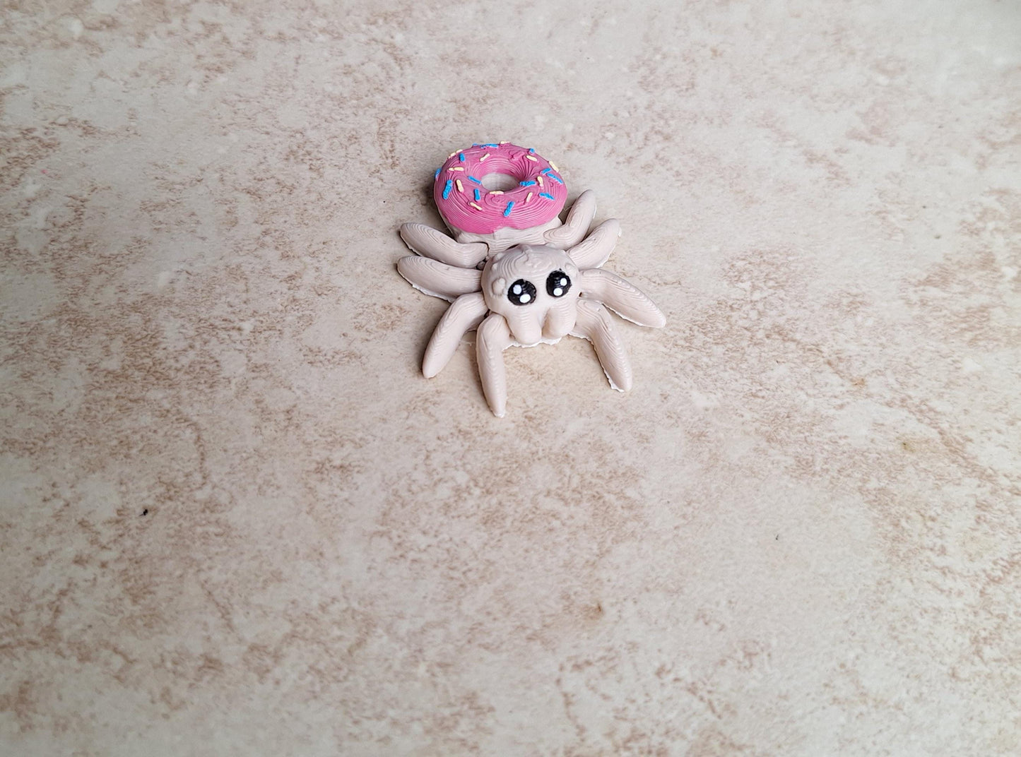 3D kawaii articulated small donut spiders / 3d printed spider insect animals / floral holiday halloween spider knick knack Fidget figurines