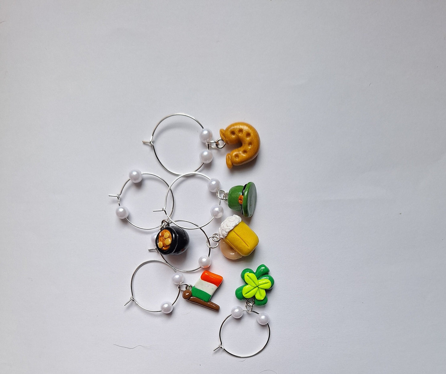 Set of 6 Irish clover lucky wine charms / holiday st pattys day wine charms / 6 set polymer clay st patrick's day celebrate wine charms