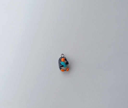 Kawaii penguin charms / polymer clay penguin holding fish charms / kawaii animal charms / kawaii penguin jewelry