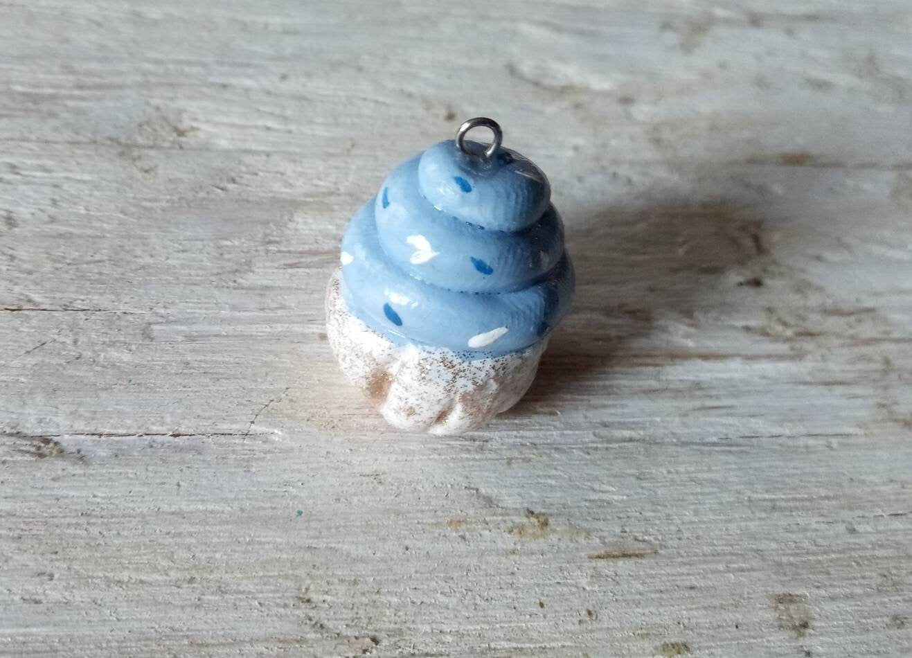 Kawaii cupcake charms / polymer clay cupcake dessert charms / kawaii food charms / kawaii food jewelry