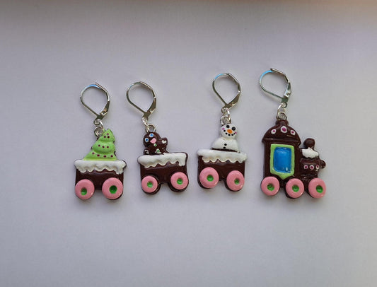 Stitch markers set 4 christmas train / gingerbread train stitchmarkers /  christmas cookie stitch markers knitting accessory progres keeper