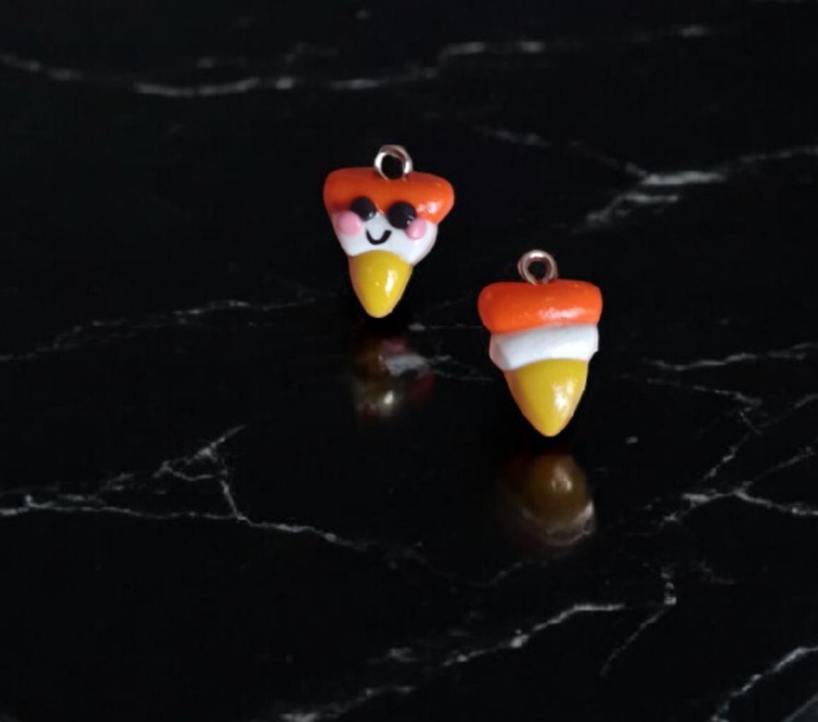 Polymer clay candy corn charms / kawaii cute clay candy corn charms / halloween food charms stitch marker progress keeper notions