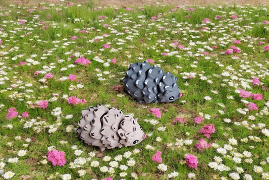 3D articulated flexi hedgehog / 3d printed gray tan hedgehog / 3d printed animals figurine knick knack Fidget porcupine