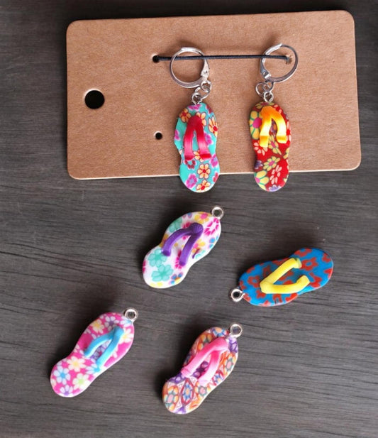 kawaii set of 2 RANDOM colorful flip flop  stitch markers / progress keeper knitting crochet charm / summer spring floral stitchmarker