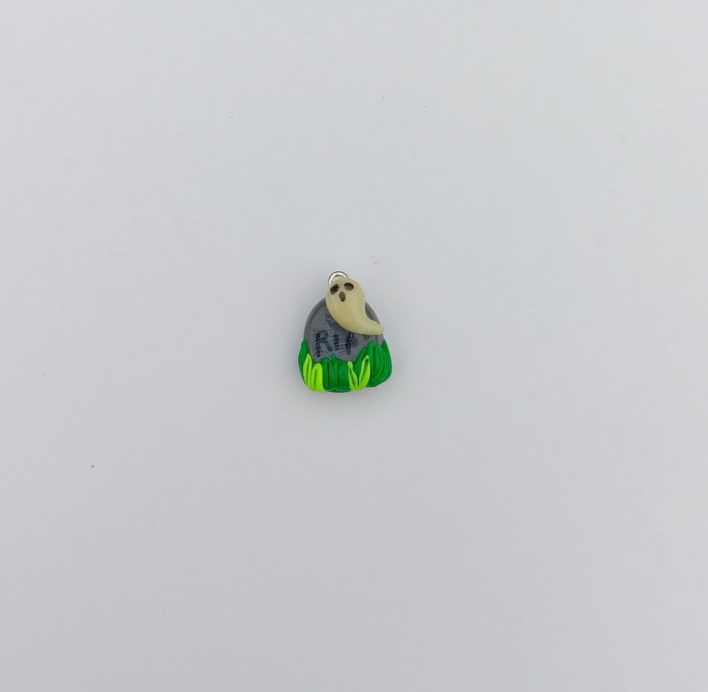 Kawaii tombstone charms / polymer clay halloween charms / kawaii clay charms jewelry / glow ghost grave tombstone charms stitch markers