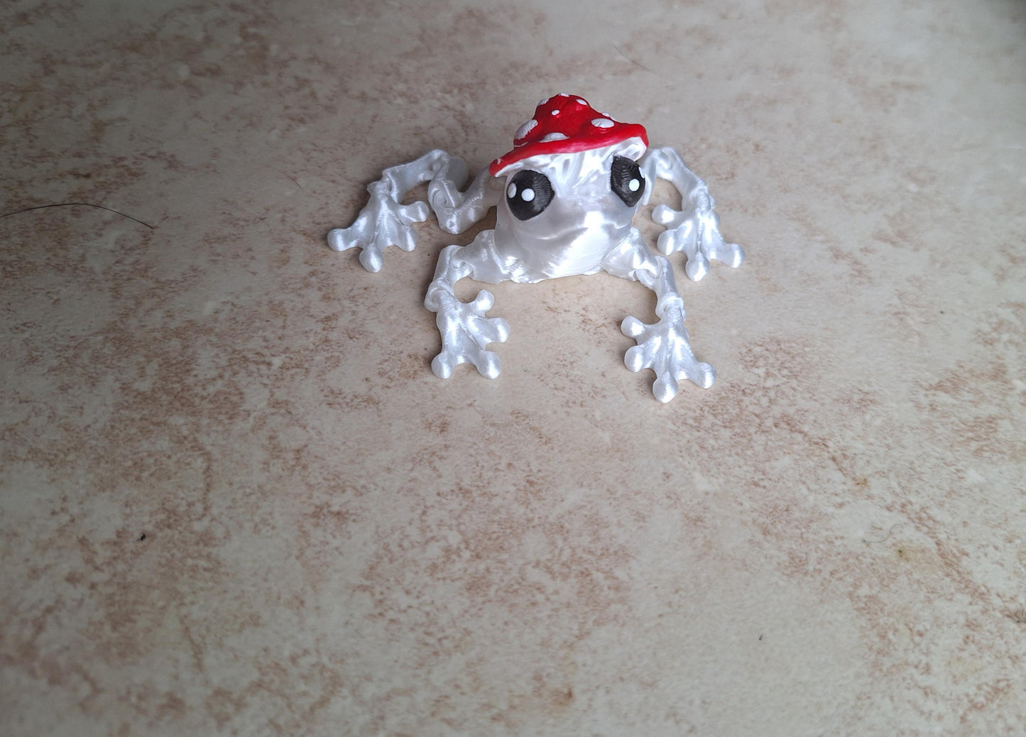 3D articulated red white mushroom frog / 3d printed turtle animals / red toadstool frog knick knack Fidget figurines