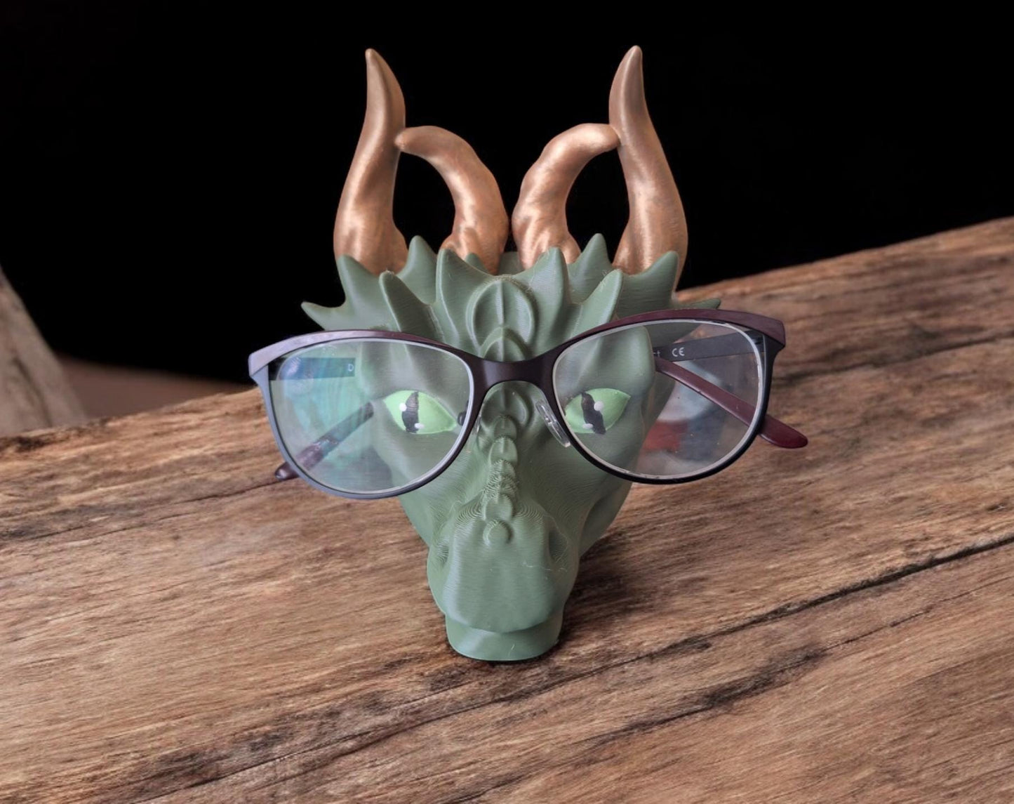 3D printed and painted dragon eyeglass stand / 3d dragon eyeglasses sunglass holder stand / 3d printed dragon head glasses holder