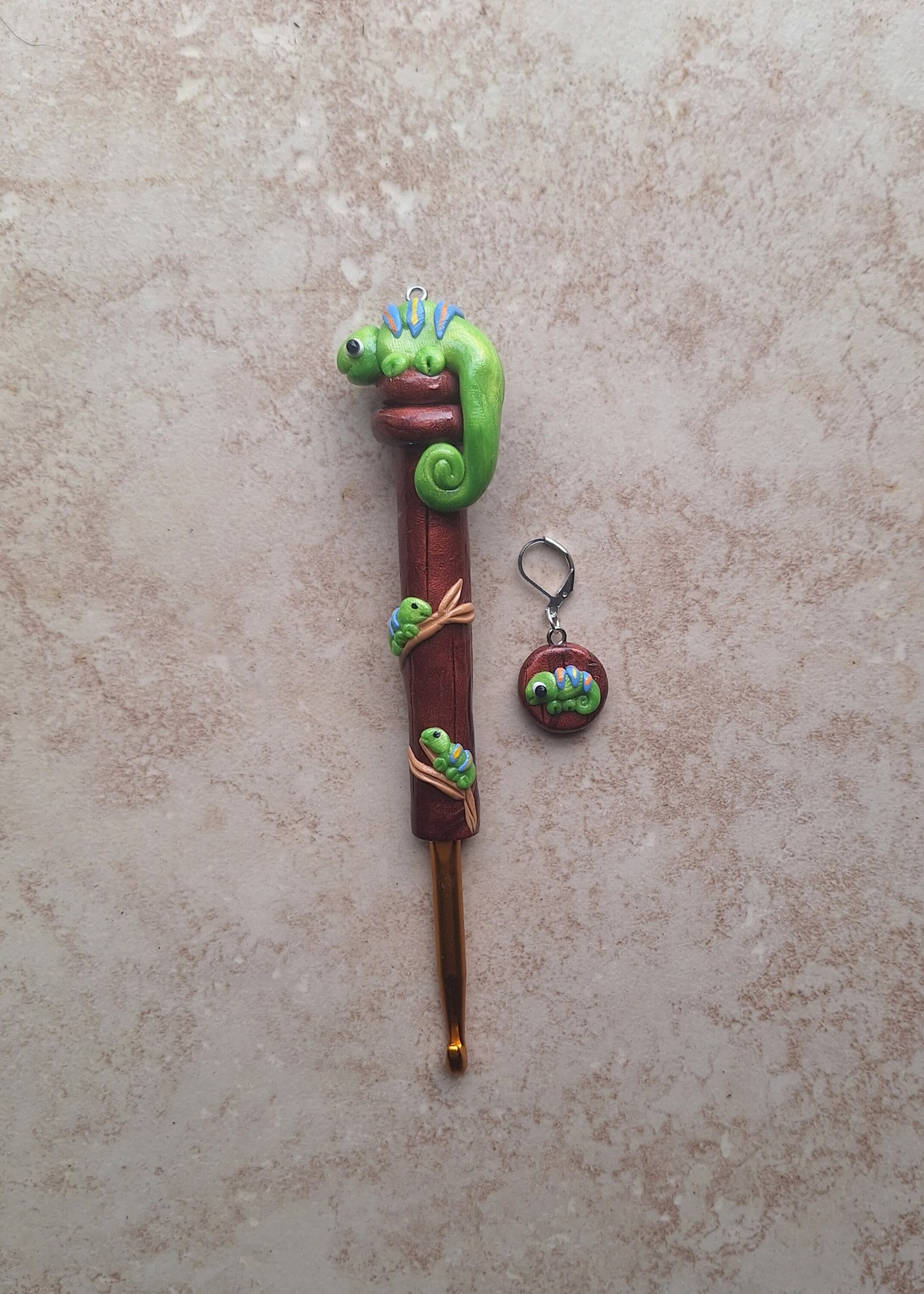 Polymer clay chameleon crochet hook with stitch marker / lizard salamander gecko crochet hook