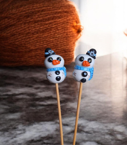 Set of 2 snowman knitting needles / polymer clay knitting needles / decorative holiday knitting needles accessory
