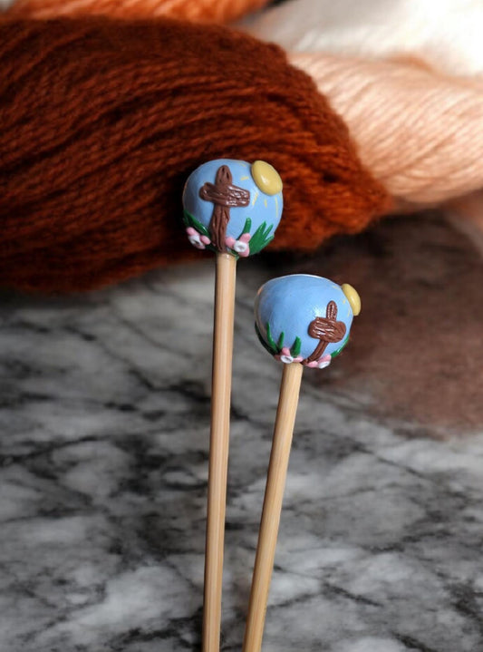 Set of 2 cross knitting needles / polymer clay knitting needles / decorative spring flower knitting needles accessory