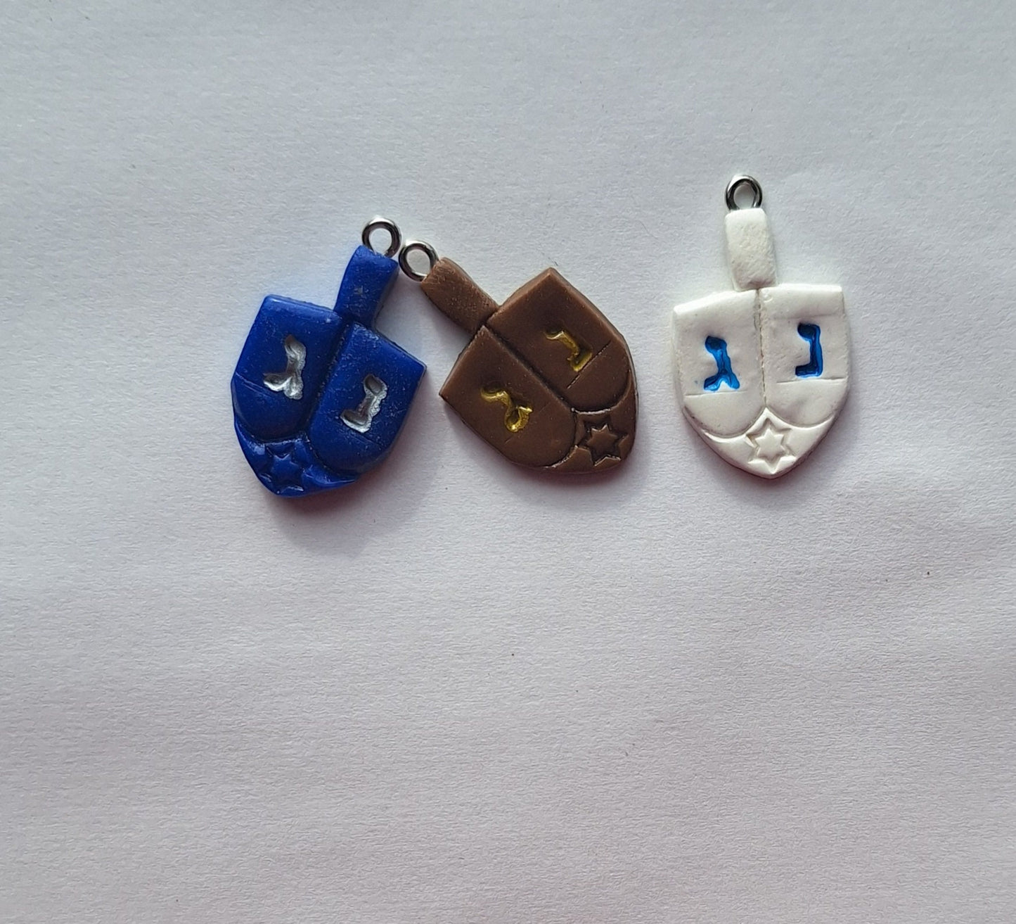 kawaii clay hanukkah dreidel charms / polymer clay star of david charms / jewish jewelry charms dreidel stitch marker