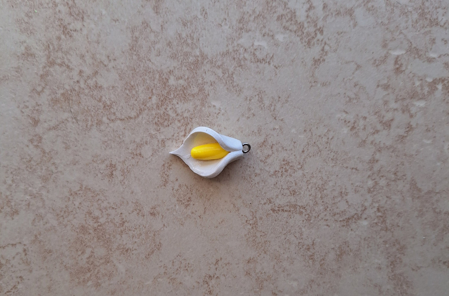 Kawaii clay calla lily flower charms / polymer clay spring summer charms / kawaii spring flower charms / floral jewelry charm stitchmarker