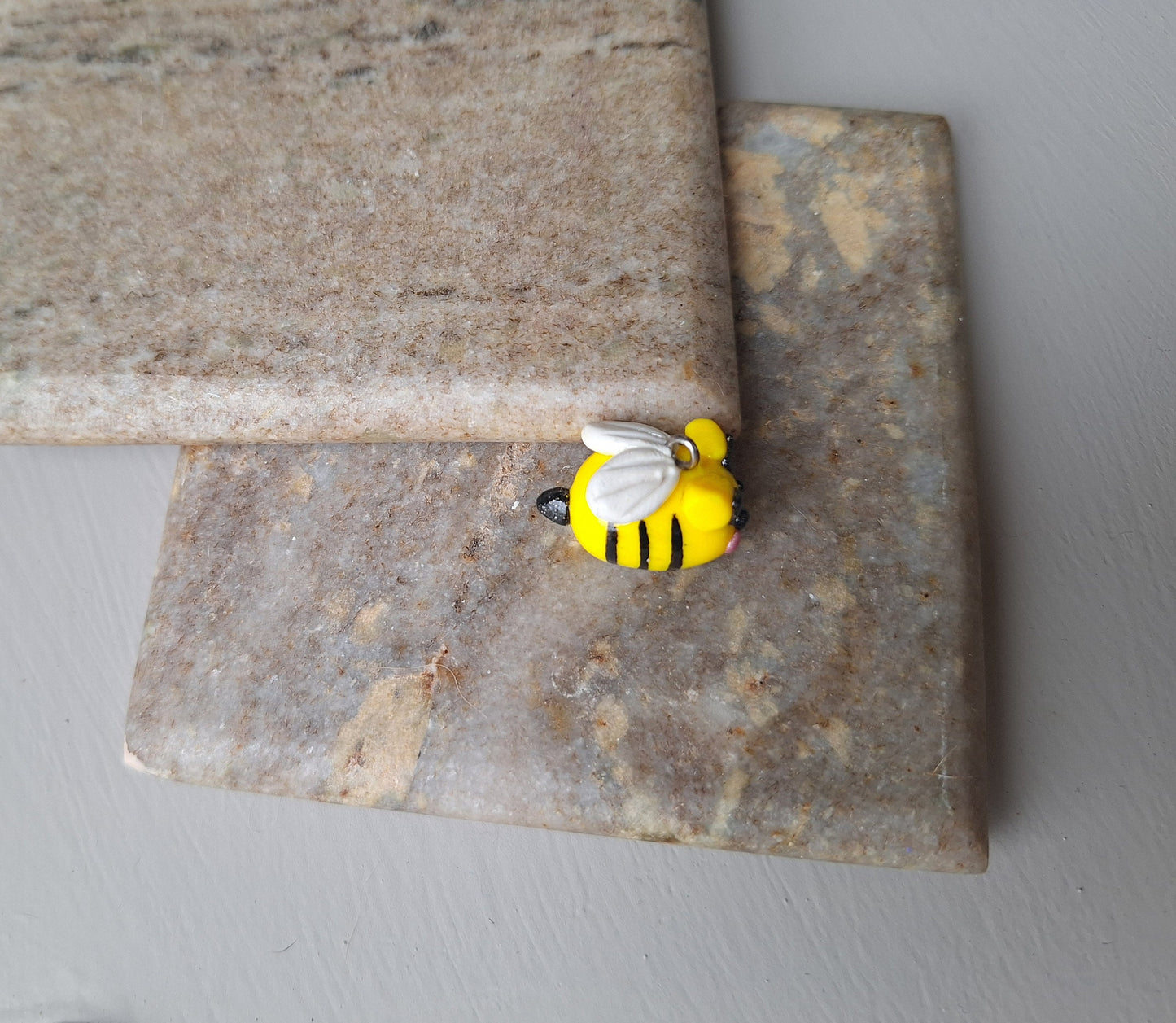 Kawaii bee kitty cat charms / polymer clay spring summer charms / kawaii cat bee charms jewelry / flower bumblebee charms stitchmarker