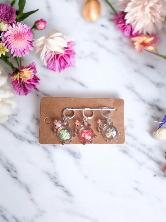 kawaii set of 3 RANDOM glitter turtle stitch markers / progress keeper knitting crochet charm / summer spring turtle stitchmarker