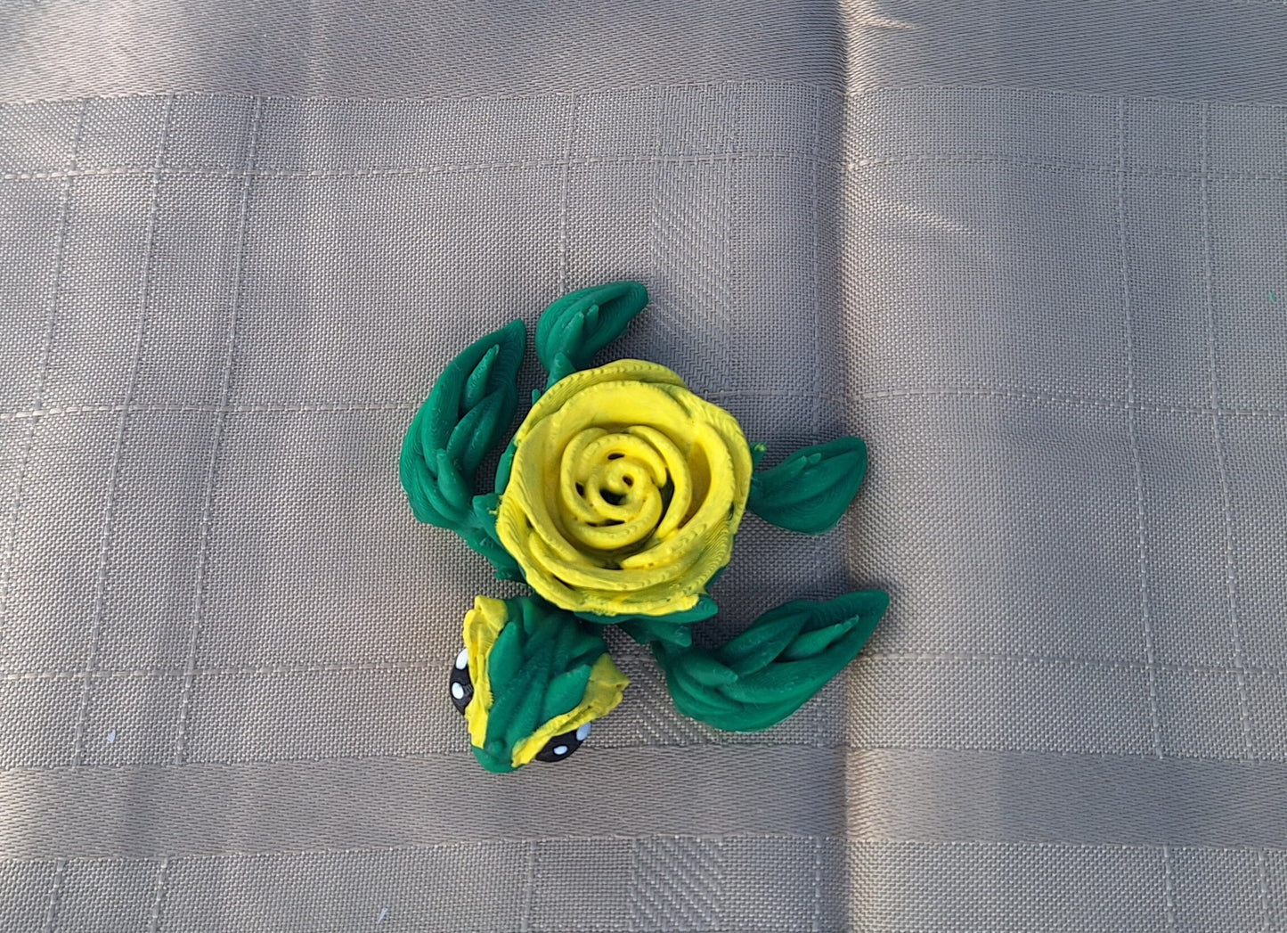 3D articulated red yellow flower rose turtle / 3d printed turtle animals / floral rose turtle knick knack Fidget figurines