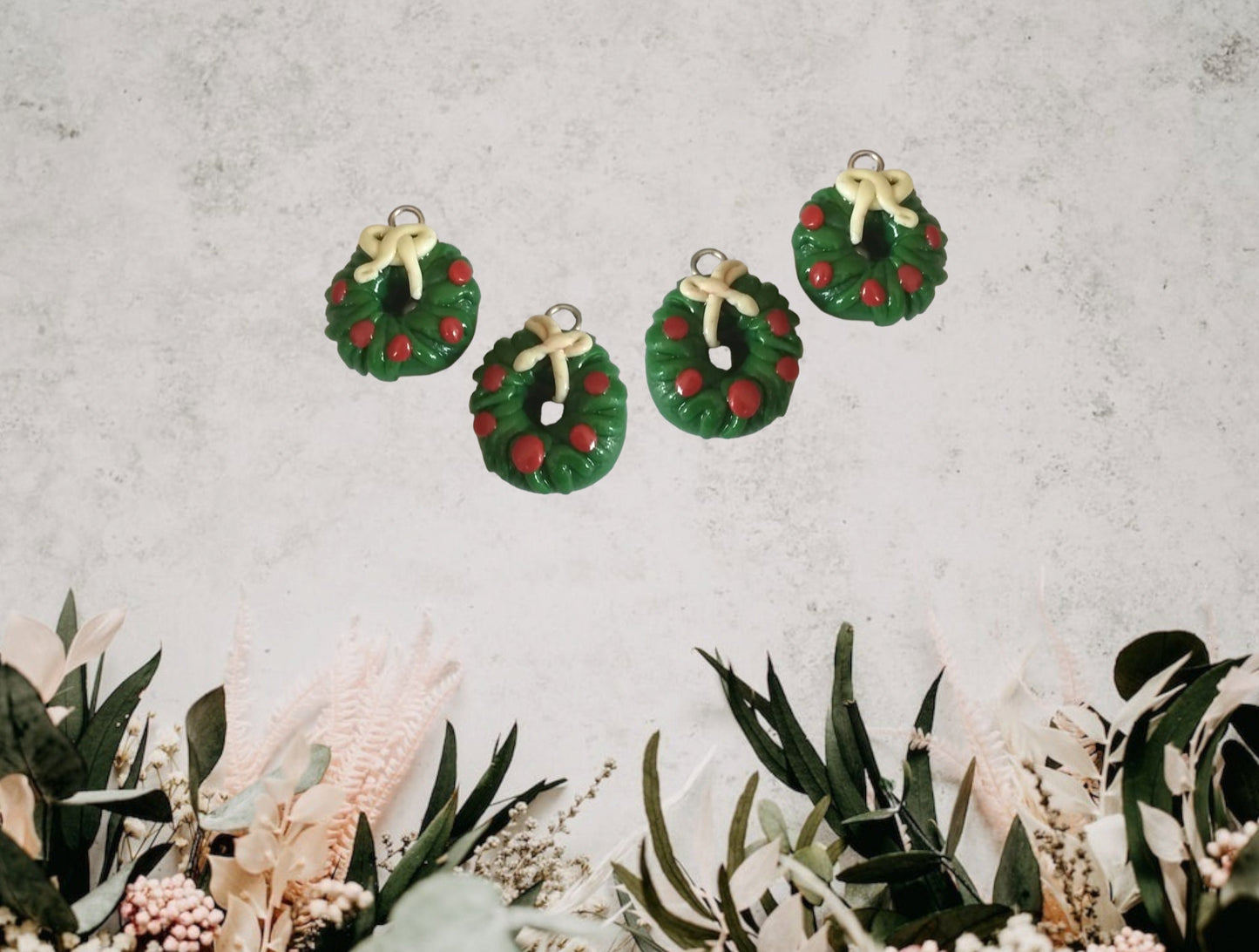 Kawaii Christmas wreath charms / polymer clay wreath charms / kawaii  holiday jewelry / kawaii holiday charms