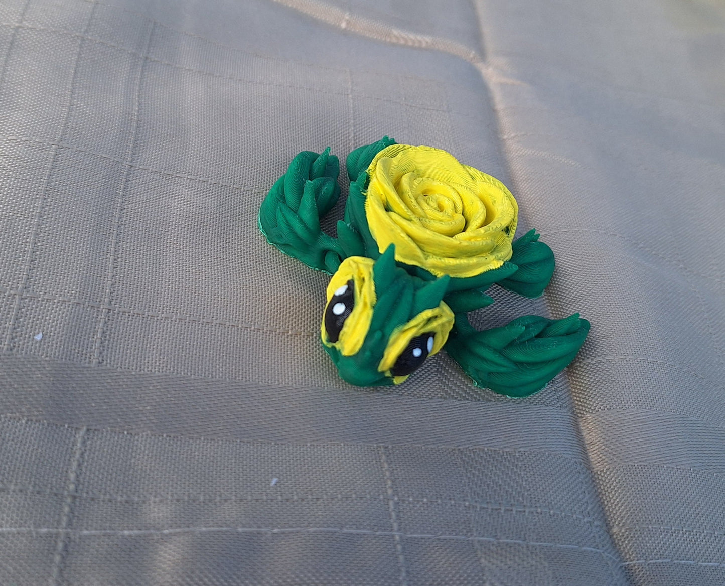 3D articulated red yellow flower rose turtle / 3d printed turtle animals / floral rose turtle knick knack Fidget figurines