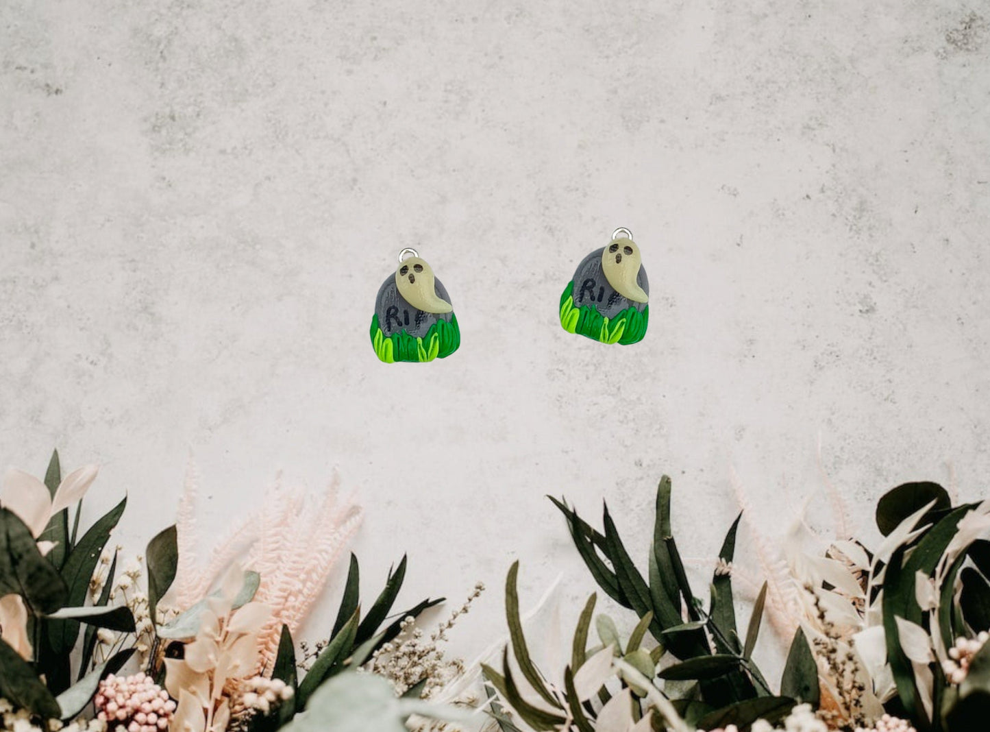 Kawaii tombstone charms / polymer clay halloween charms / kawaii clay charms jewelry / glow ghost grave tombstone charms stitch markers