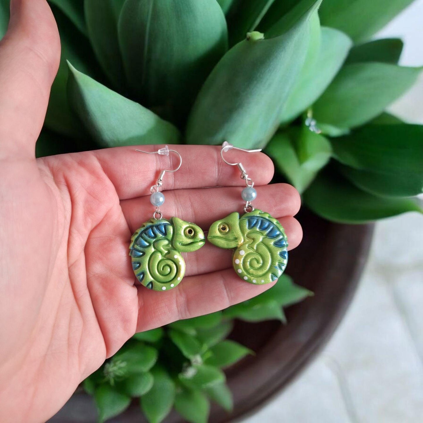 Kawaii green blue chameleon earrings / polymer clay cute chameleon earrings / kawaii animal jewelry / clay earrings / safari jungle earrings
