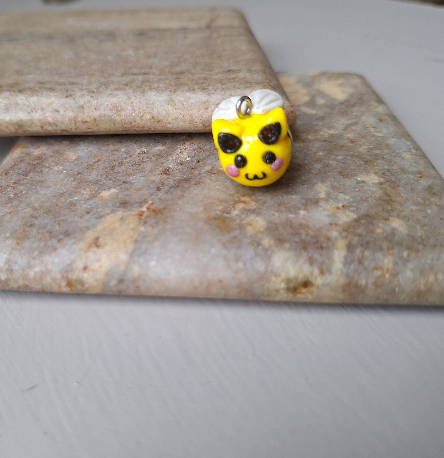 Kawaii bee kitty cat charms / polymer clay spring summer charms / kawaii cat bee charms jewelry / flower bumblebee charms stitchmarker