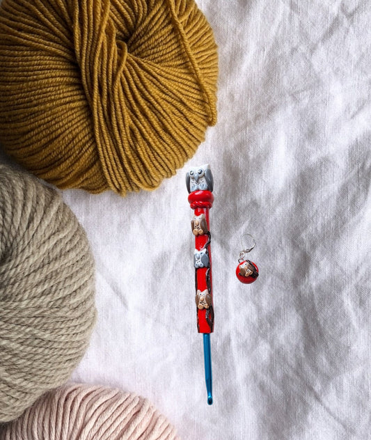 Polymer clay marbled fall colorful owl crochet hook matching stitch marker