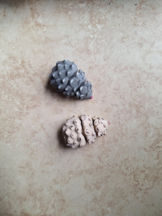 3D articulated flexi hedgehog / 3d printed gray tan hedgehog / 3d printed animals figurine knick knack Fidget porcupine