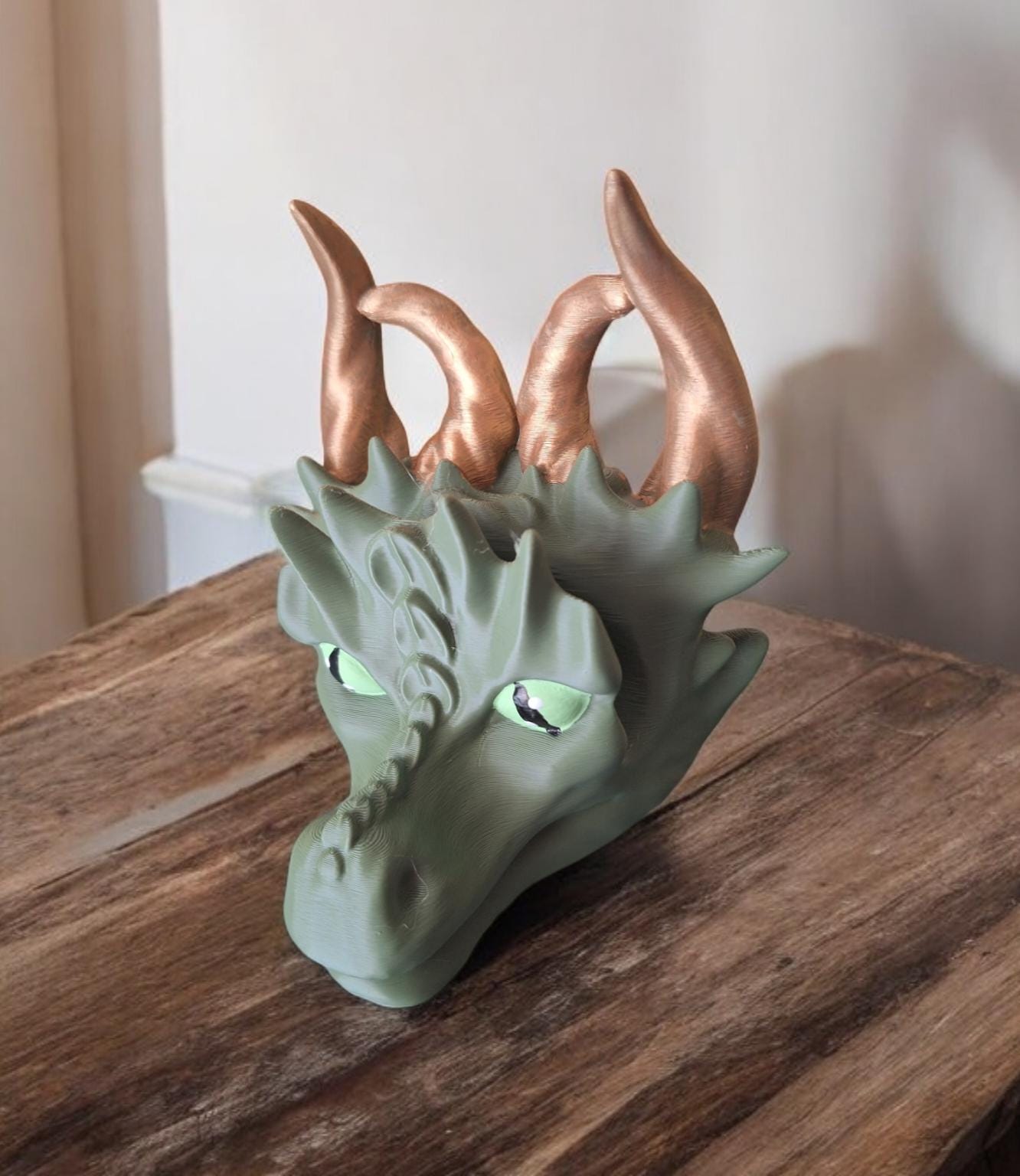 3D printed and painted dragon eyeglass stand / 3d dragon eyeglasses sunglass holder stand / 3d printed dragon head glasses holder