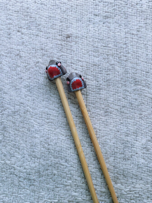 Set of 2 shark knitting needles / polymer clay knitting needles / decorative beach open mouth shark needles knitting accessory crochet