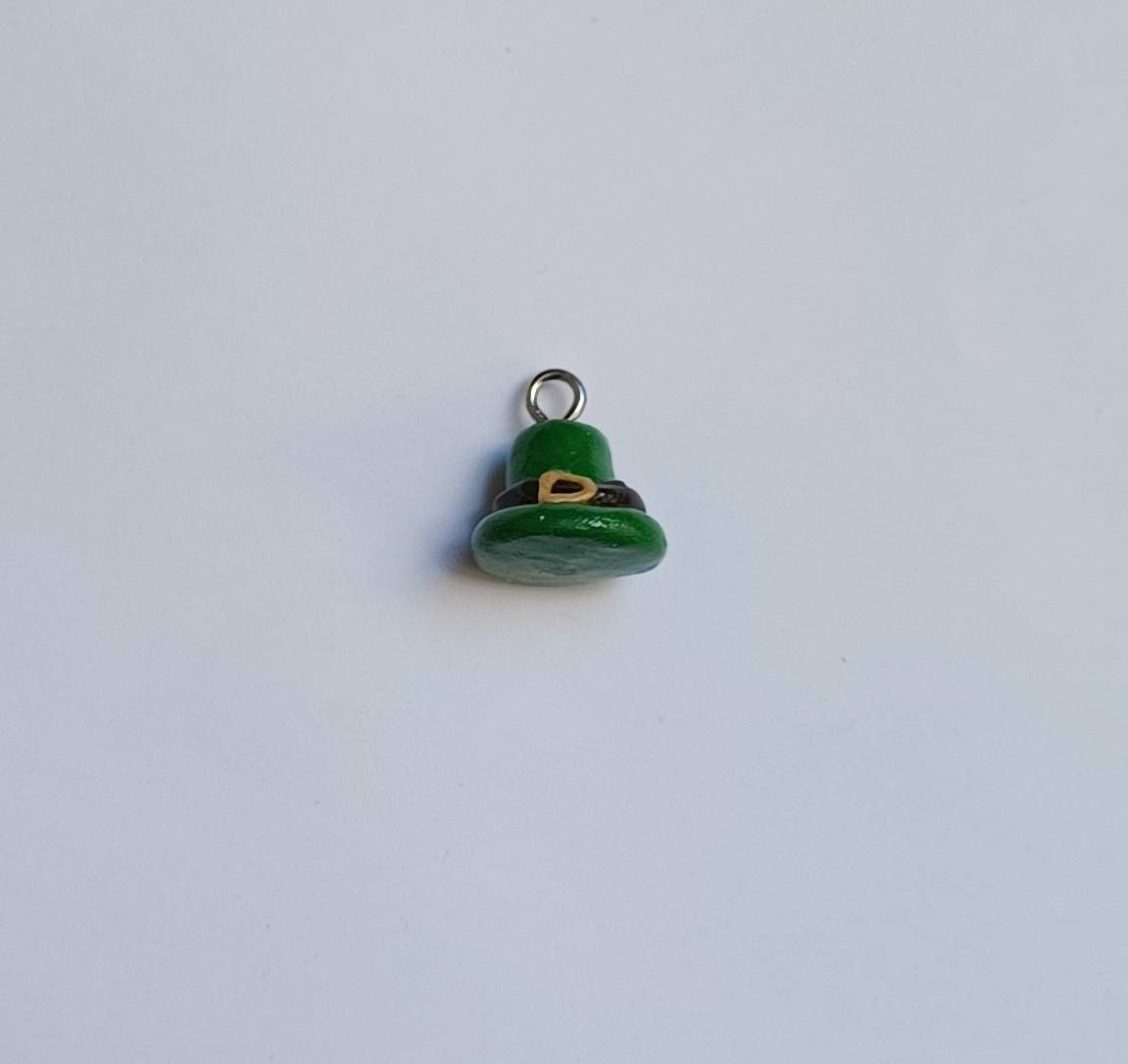 Kawaii leprechaun hat charms / polymer clay st. Patrick's day charms / kawaii lucky charms / kawaii leprechaun jewelry