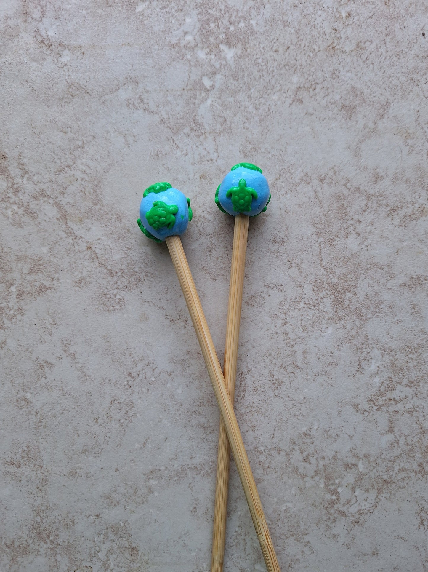 Set of 2 blue green sea turtle knitting needles / polymer clay knitting needles / decorative beach turtle needles knitting accessory crochet
