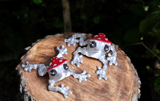 3D articulated red white mushroom frog / 3d printed turtle animals / red toadstool frog knick knack Fidget figurines