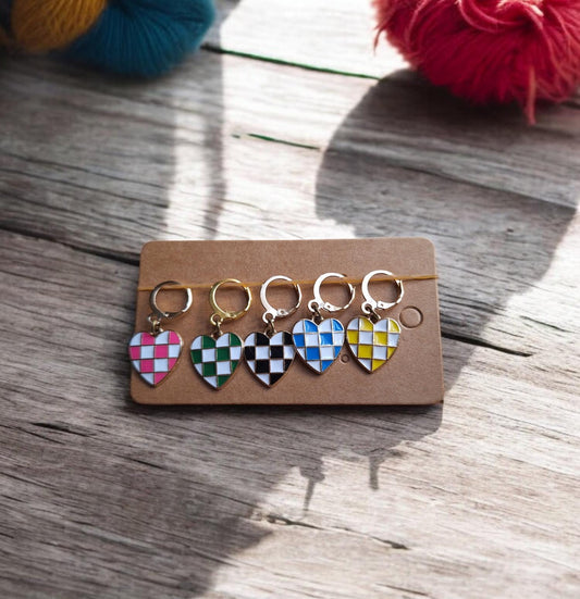 kawaii set of 5 colorful checkered heart stitch marker / set of 5 heart progress keeper knitting crochet charm / retro check stitchmarker