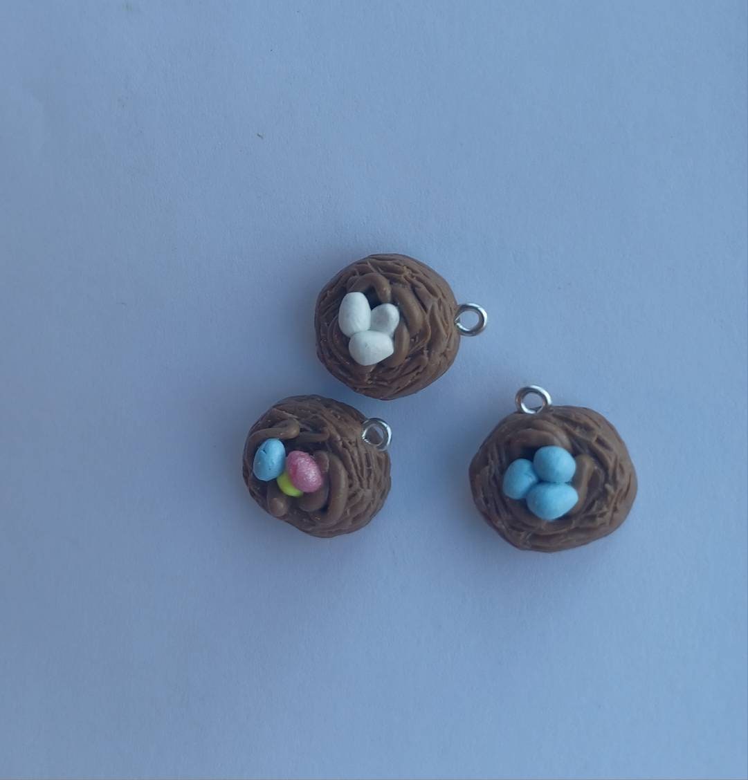 Kawaii decorative bird nest charms / polymer bird nest charms / kawaii bird easter charms / kawaii bird egg jewelry / easter charms