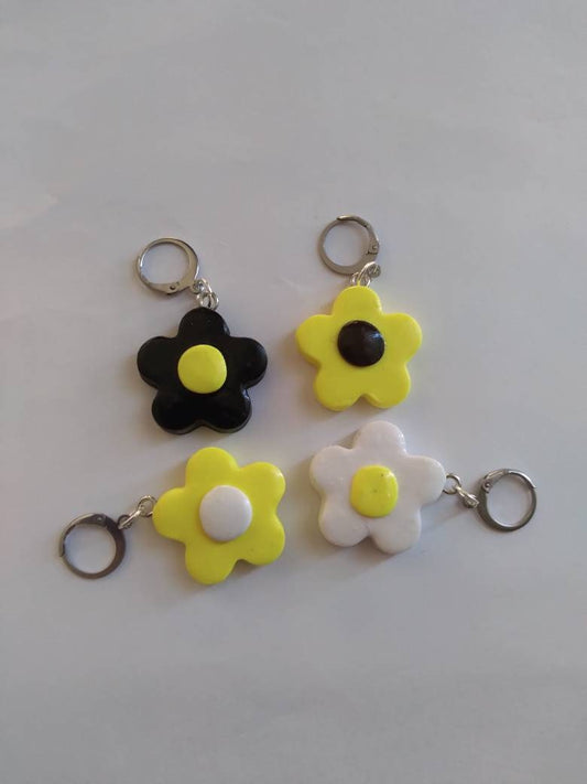 Stitch markers set of 4 floral / flower stitch markers / daisy stitch markers