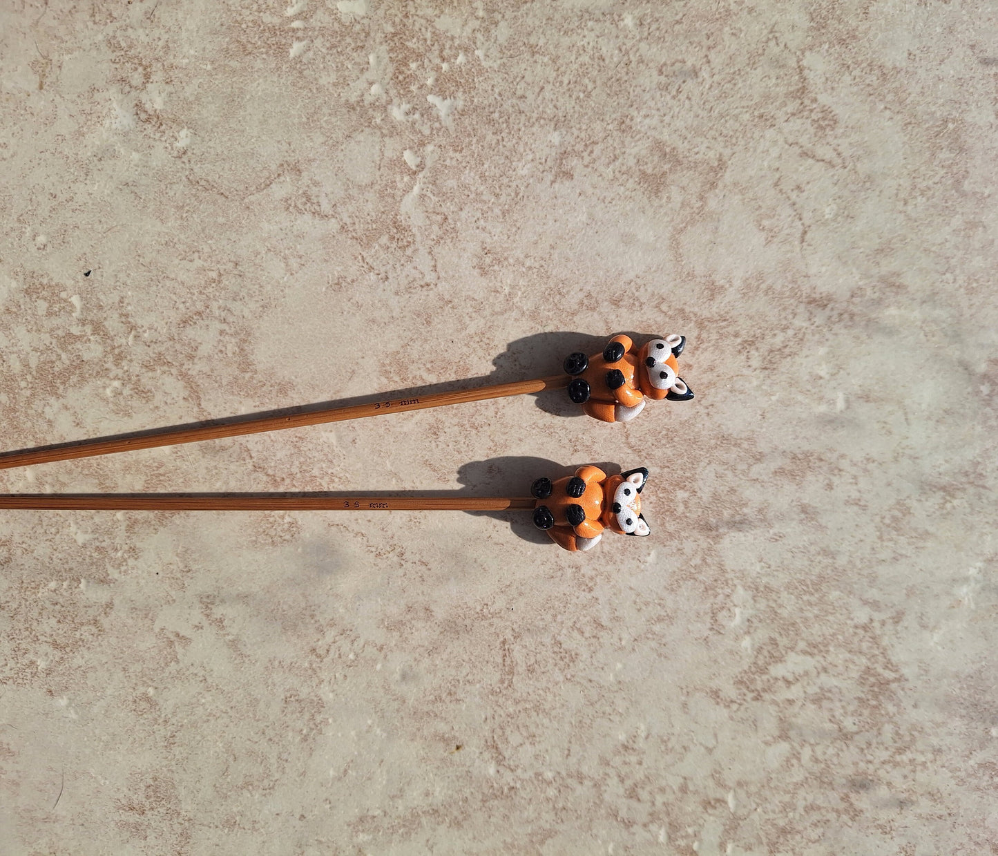 Set of 2 orange red fox knitting needles / polymer clay knitting needles / decorative fox animal knitting needles knitting accessory crochet