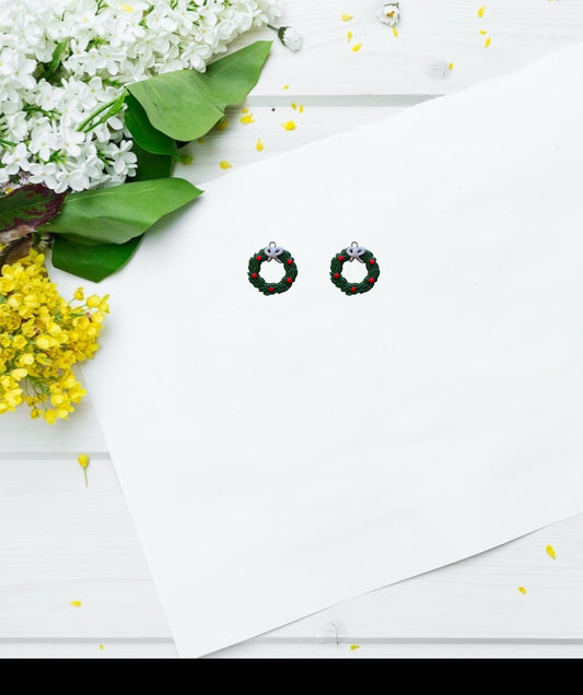 Kawaii Christmas wreath charms / polymer clay wreath charms / kawaii  holiday jewelry / kawaii holiday charms