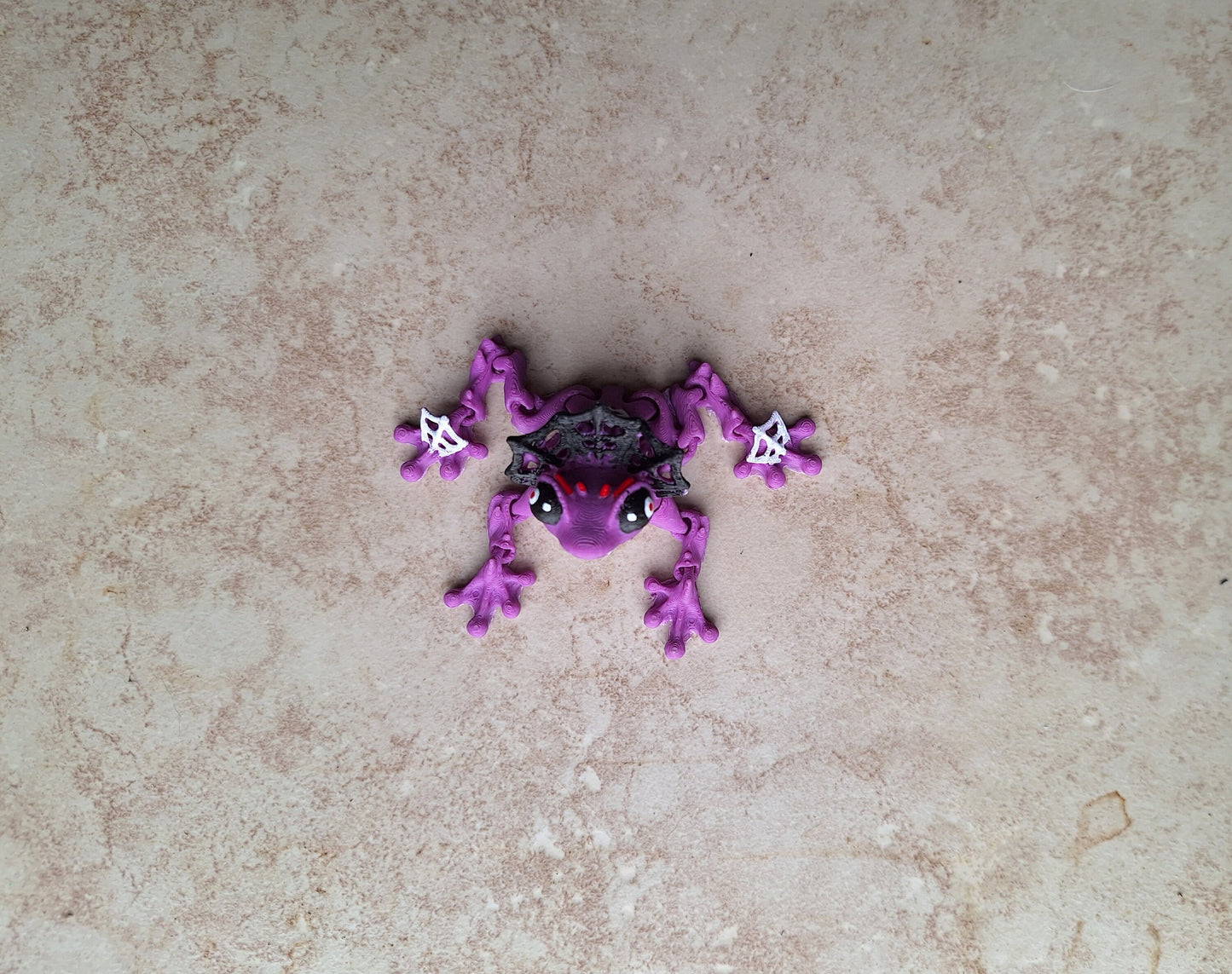 3D articulated purple vampire frog / 3d printed turtle animals / frogula halloween frog knick knack Fidget figurines