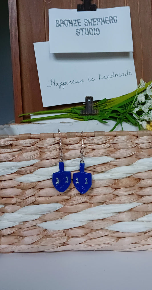 Kawaii blue silver dreidel earrings / clay dreidel dangle earrings / clay Hanukkah earrings / clay holiday Hanukkah jewelry