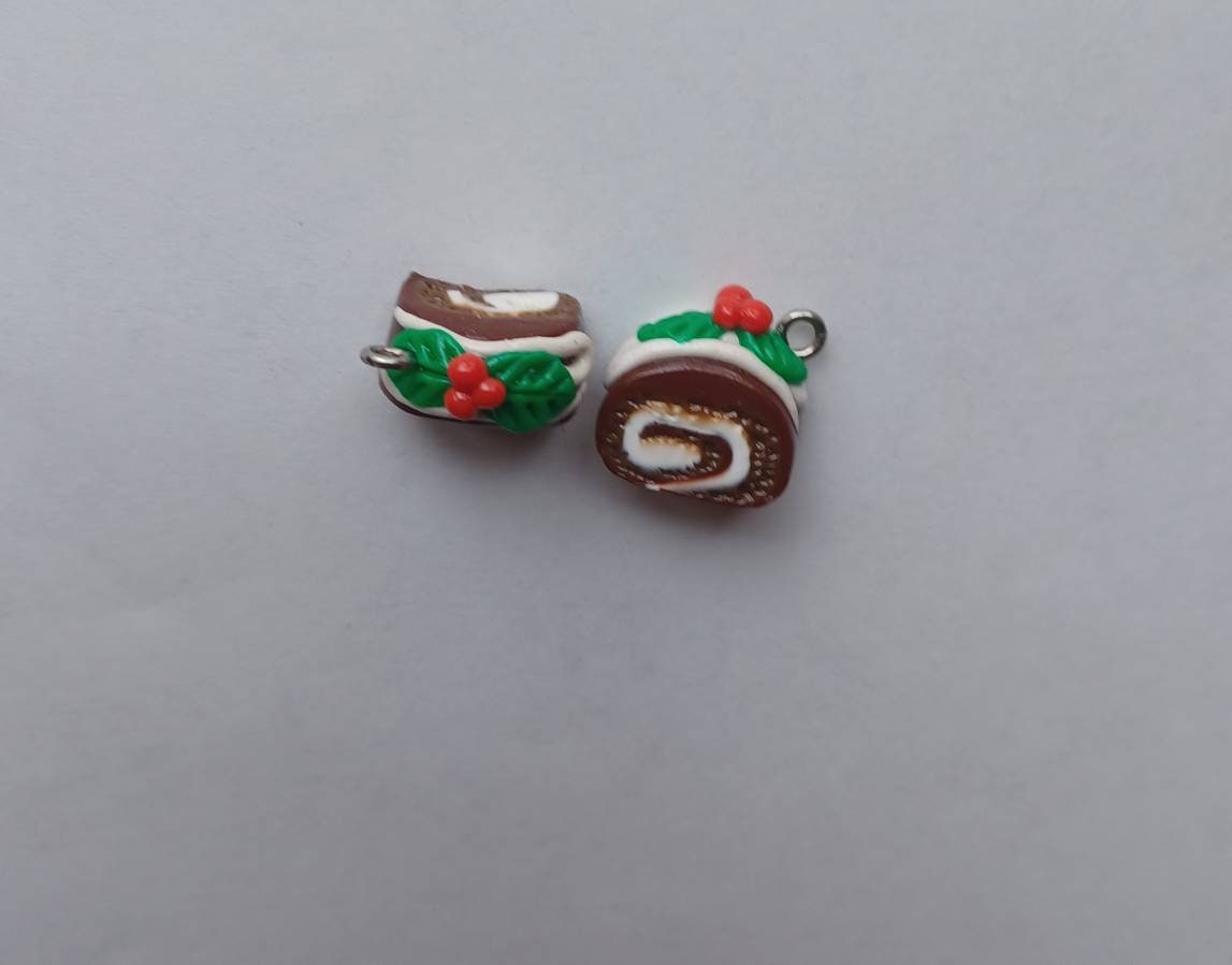Kawaii Christmas yule log cake roll charms / polymer clay dessert charms / kawaii food candy clay charms / kawaii clay jewelry / cake charms
