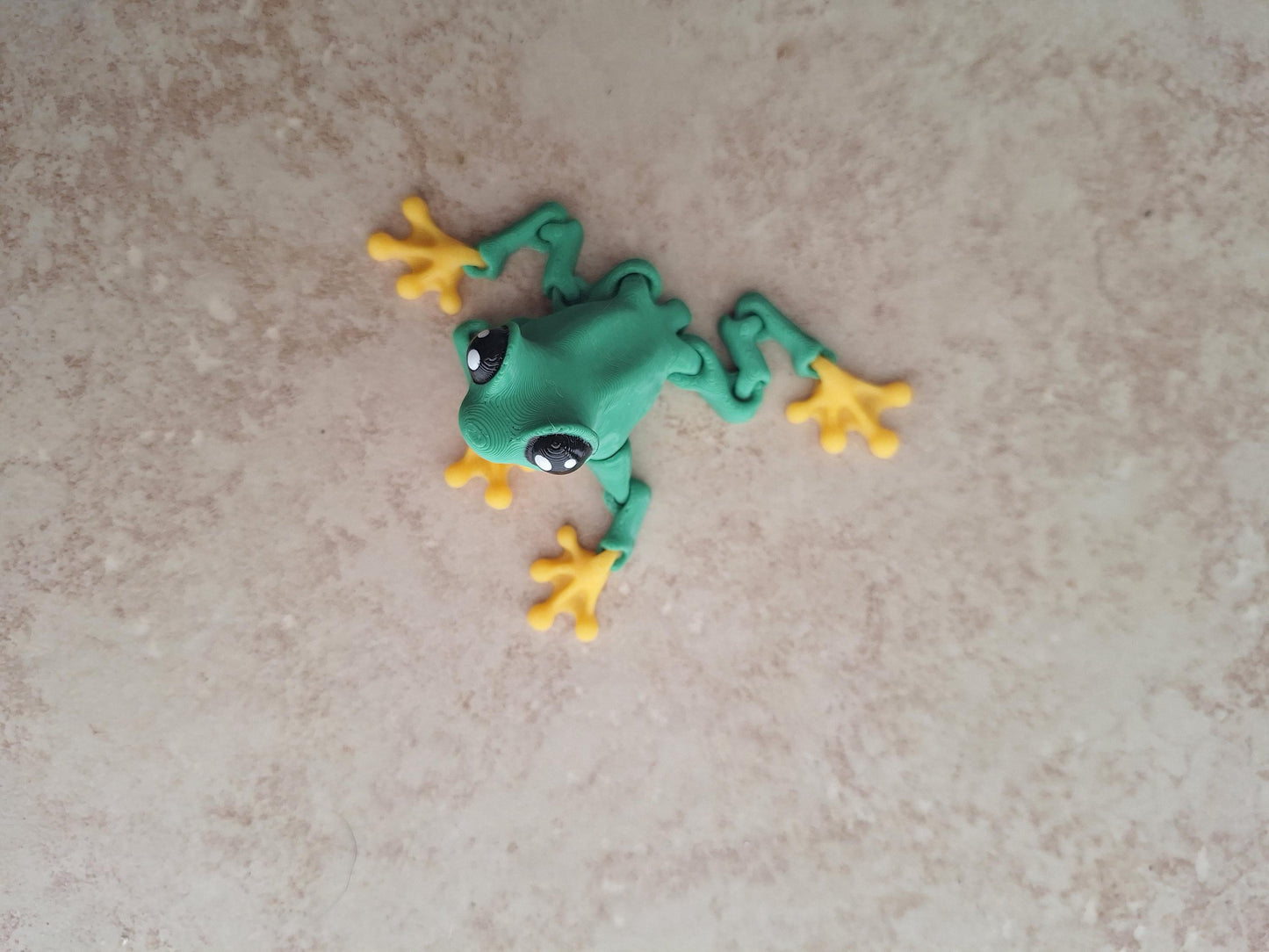 3D articulated tree frog cinder frog / 3d printed frog animals / colorful frog knick knack Fidget figurines
