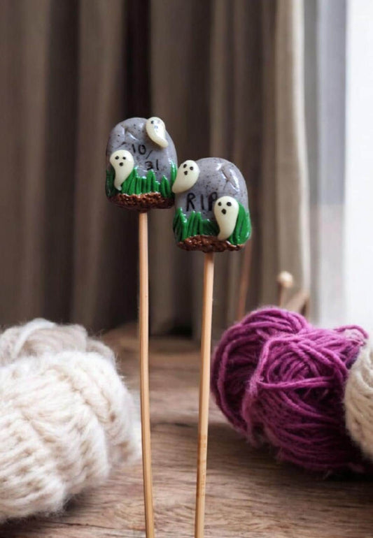 Set of 2 RIP glow ghost knitting needles / polymer clay knitting needles / decorative halloween knitting needles accessory