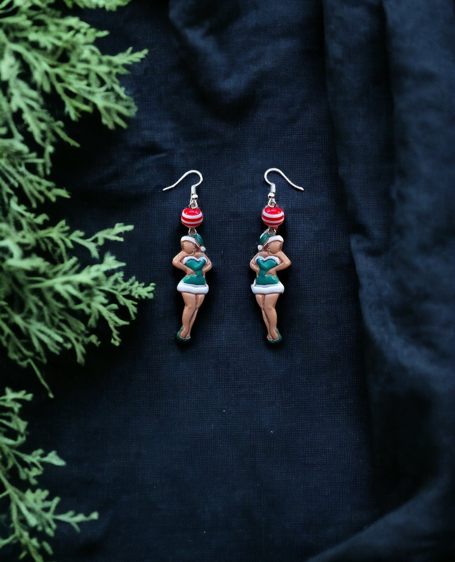 Kawaii clay pin-up santa claus earrings / polymer clay vintage santa holiday earrings / christmas holiday pin up jewelry clay santa earrings