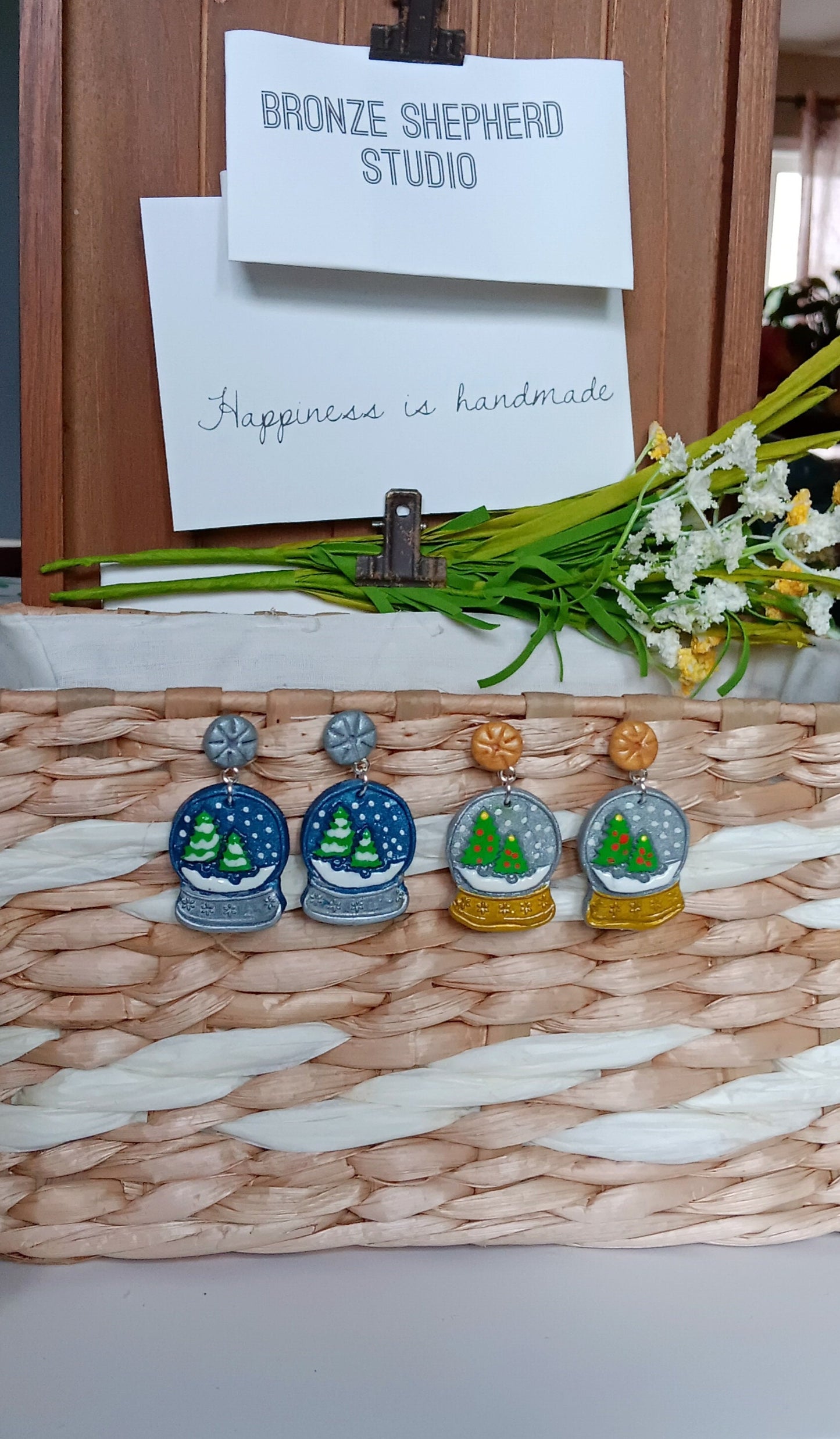 Kawaii snowglobe earrings / polymer clay snow globe holiday earrings / kawaii christmas holiday winter jewelry / clay snowglobe earrings